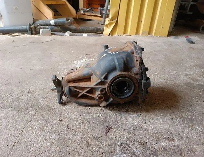 MERCEDES-BENZ C-Class W203/S203/CL203 (2000-2008) Bakre differential A2033510605 25557729