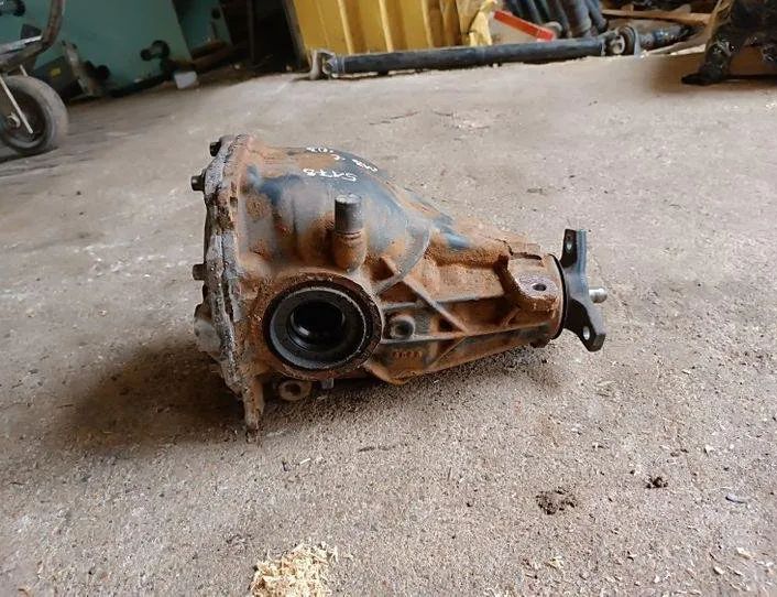 MERCEDES-BENZ C-Class W203/S203/CL203 (2000-2008) Bakre differential A2033510605 25557729