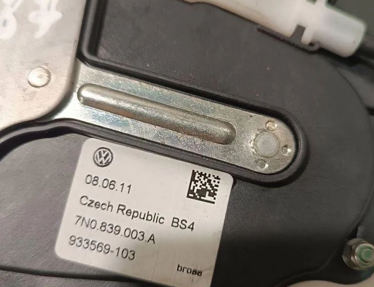 SEAT Alhambra 2 generation (2010-2021) Lås för skjutdörr på vänster sida 7N0839003A 30354966