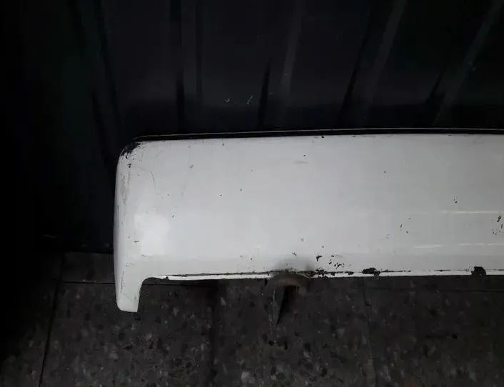 VOLKSWAGEN Scirocco 2 generation (1981-1991) Bakre stötfångaren 533807801 27195655