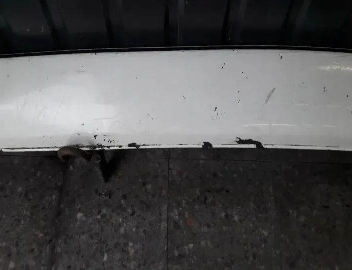 VOLKSWAGEN Scirocco 2 generation (1981-1991) Bakre stötfångaren 533807801 27195655