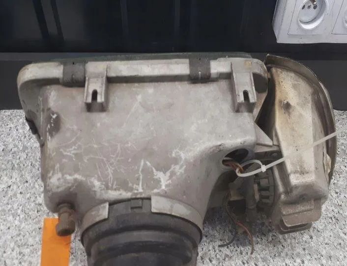 AUDI 200 C2 (1979-1982) Fram höger strålkastare 12296400 27198316