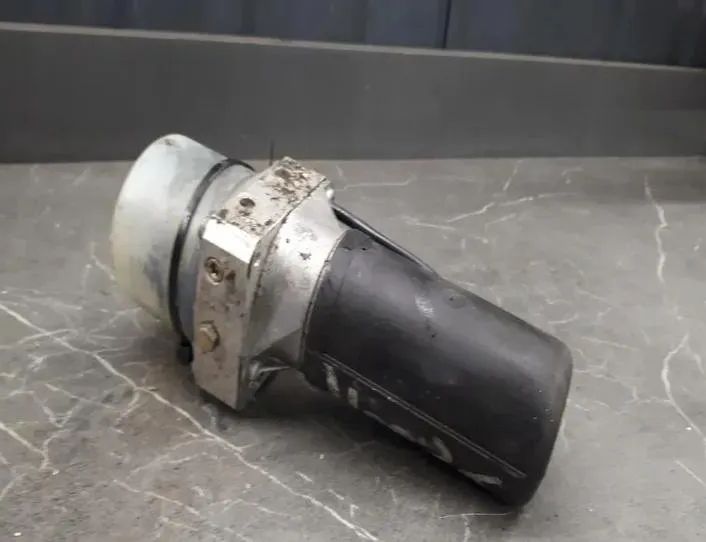 VOLKSWAGEN Jetta 4 generation (1999-2005) Hydraulisk pump 27210297