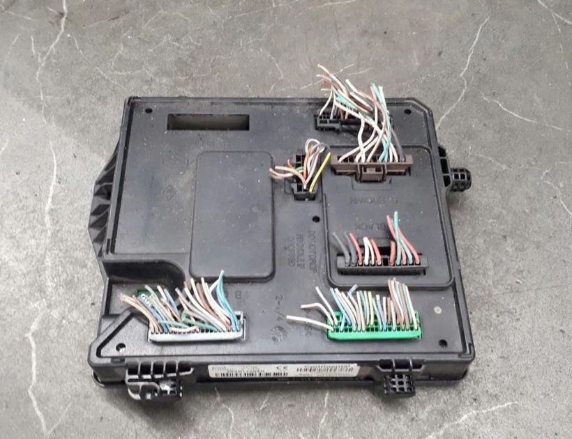 RENAULT Scenic 2 generation (2003-2010) Andra styrenheter 284b17288r 30178882