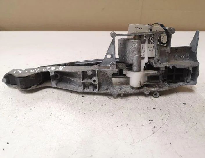 PEUGEOT 207 1 generation (2006-2009) Bakre högra dörrens yttre handtag 9680656580 27063505