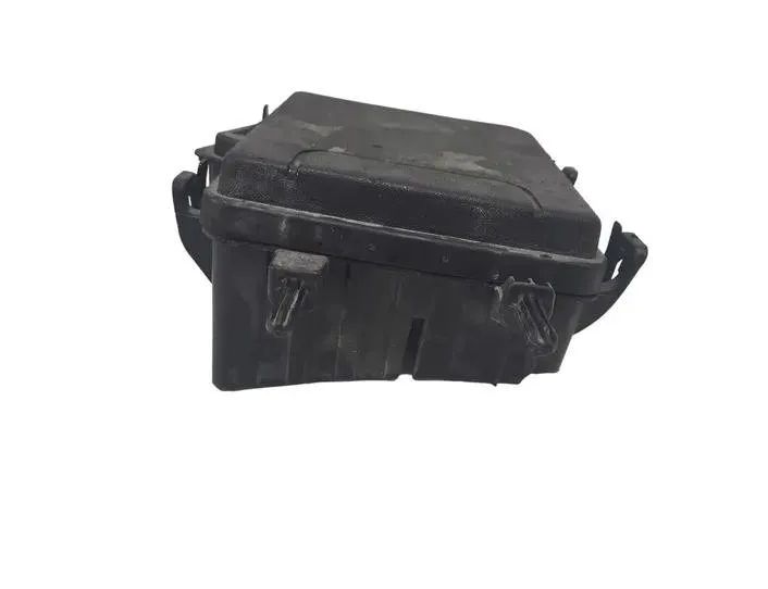 RENAULT Scenic 3 generation (2009-2015) Säkringsbox 284B10002R 27115024