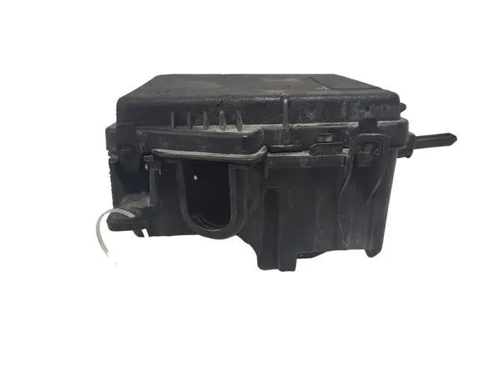 RENAULT Scenic 3 generation (2009-2015) Säkringsbox 284B10002R 27115024