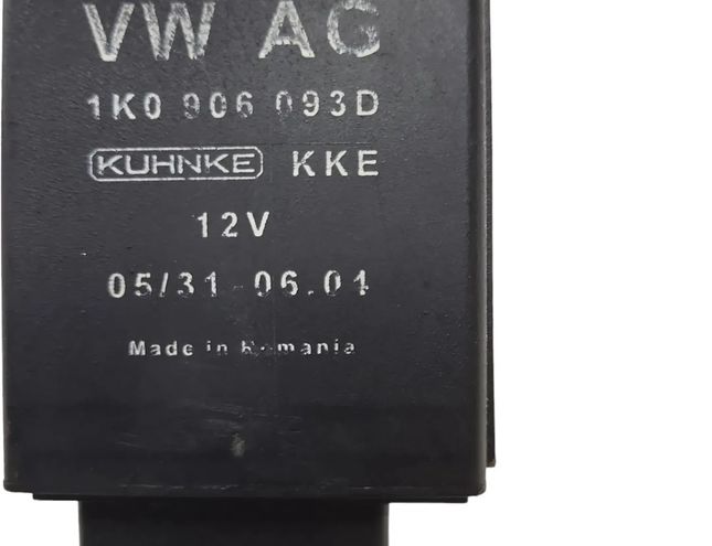 VOLKSWAGEN Jetta 3 generation (1992-1998) Bränslepumpsrelä 1K0906093D 28791926