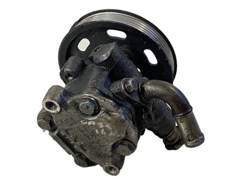 AUDI A4 B7/8E (2004-2008) Servostyrningspump 038145255D 30914952