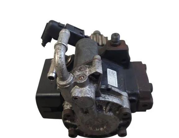 VOLKSWAGEN Golf 8 generation (2019-2023) Bensinpump 03L130755E 32750183