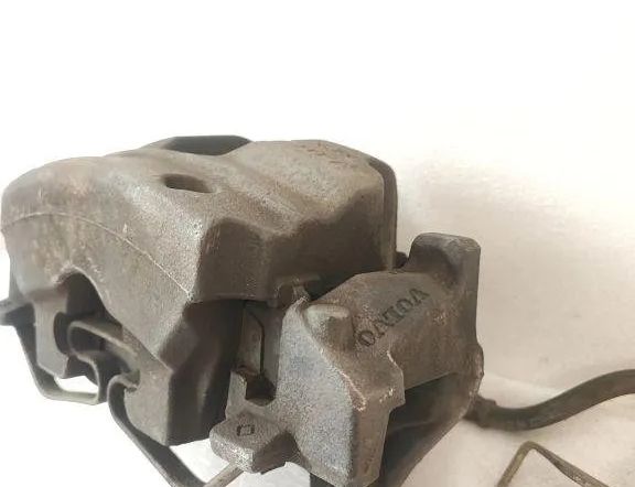 VOLVO XC60 2 generation (2017-2024) Vänster fram bromsok 31471663 30652426