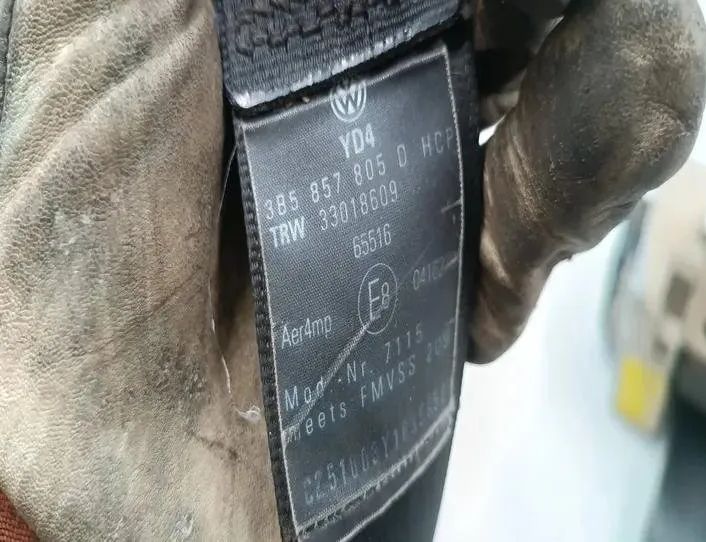 VOLKSWAGEN Passat B5 (1996-2005) Vänster bakbälte 3B5857805D,33018609 27170324