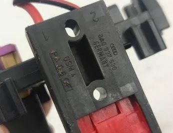 AUDI A6 C6/4F (2004-2011) Säkringsdosa 8a0937530 31483096