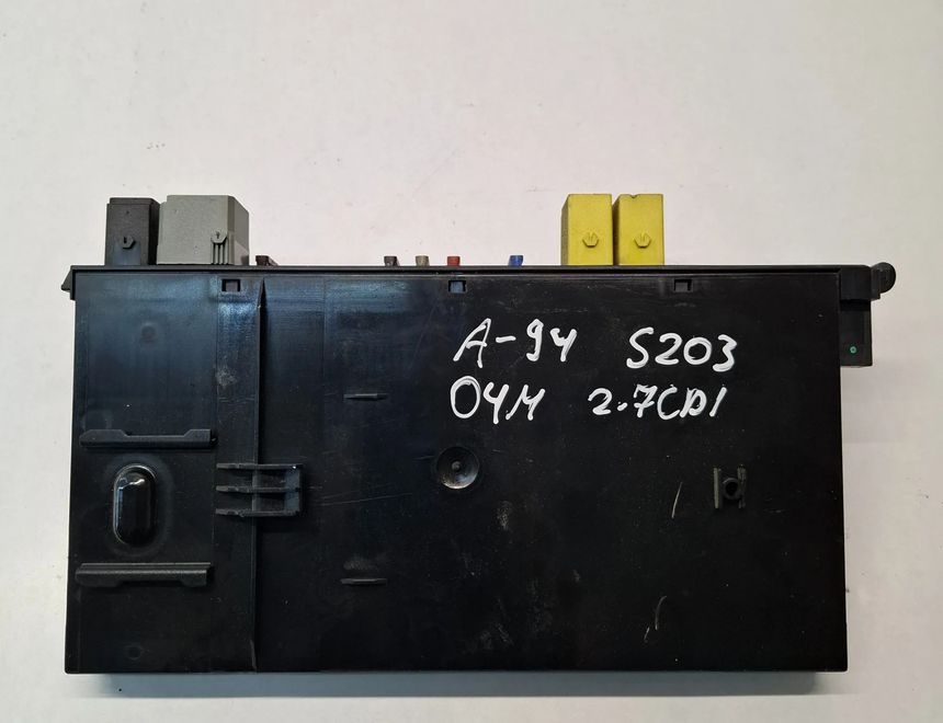 MERCEDES-BENZ C-Class W203/S203/CL203 (2000-2008) Säkringsbox A2035451801 33093335