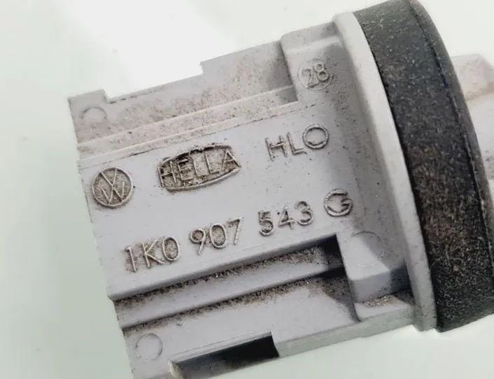 VOLKSWAGEN Caddy 3 generation (2004-2015) Avgastemperaturgivare 1K0907543G 27243219