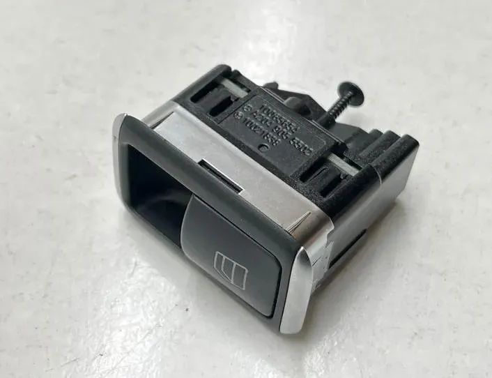 MERCEDES-BENZ C-Class W204/S204/C204 (2004-2015) Vänster främre dörrfönsterbrytare A2049055502,10065654,10021838 27251990