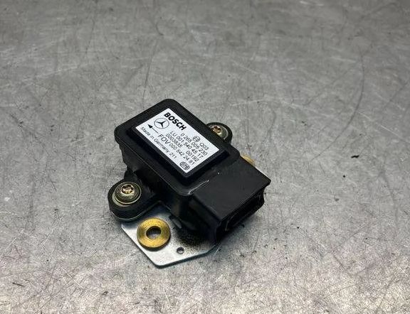 MERCEDES-BENZ E-Class W210 (1995-2002) Accelerationssensor 0265005230 31737522