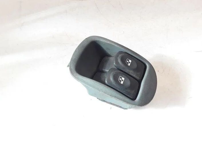 RENAULT Scenic 1 generation (1996-2003) Bakre höger dörrfönsterkontrollbrytare 7700836269 20747778