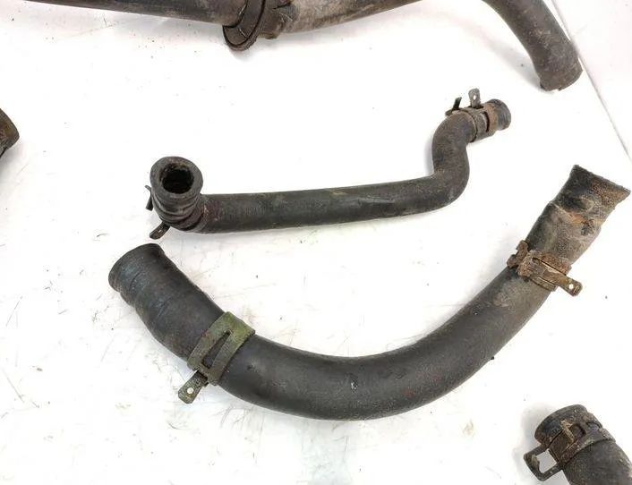 VOLKSWAGEN Polo 2 generation (1981-1994) Kylvätskeslangrör 030121055,030121061 20749104