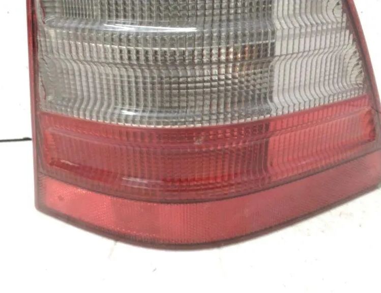 MERCEDES-BENZ M-Class W163 (1997-2005) Bakre höger bakljuslampa A1638200264 31390847