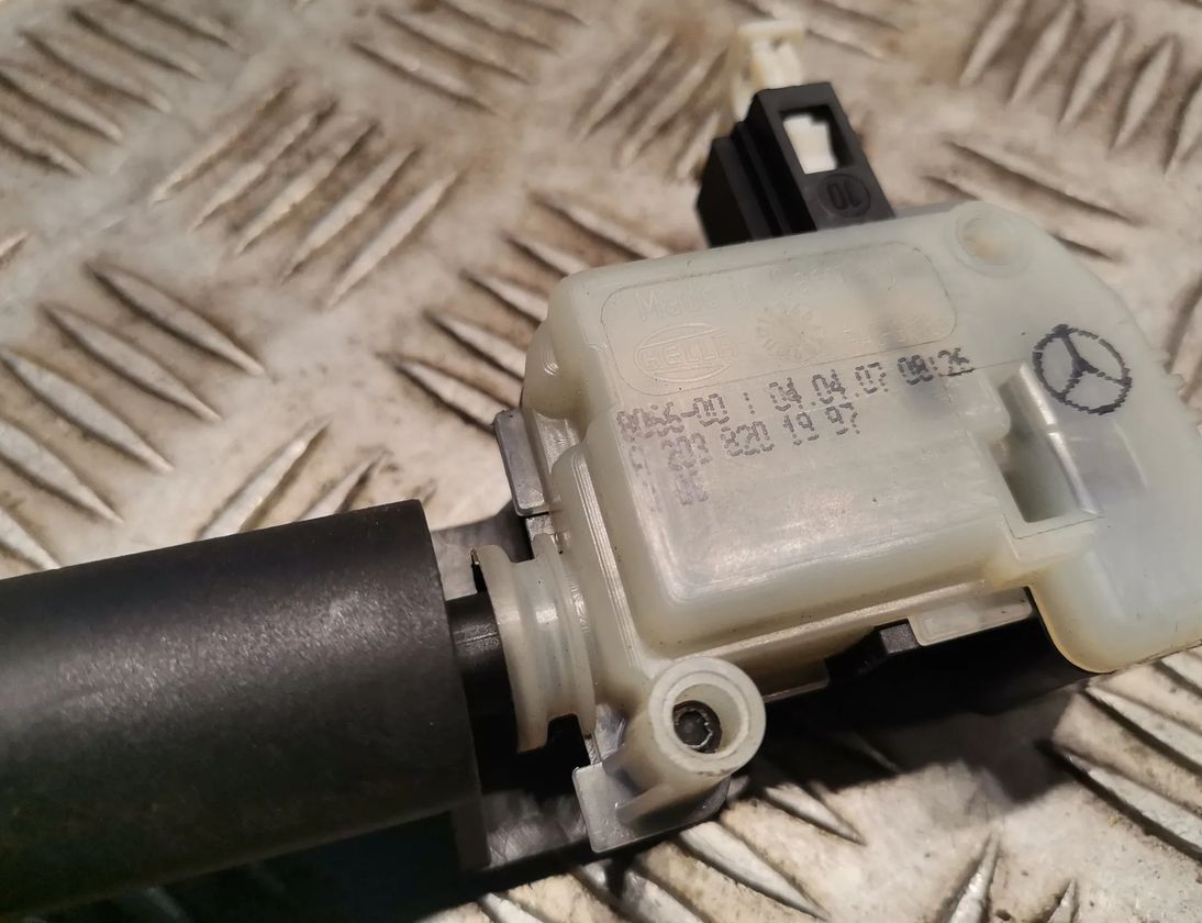 MERCEDES-BENZ A-Class W169 (2004-2012) Bränsletanklocklås 2038201997 18075380