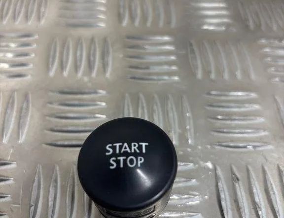 RENAULT Laguna 3 generation (2007-2015) Tändningsknapp 107959C 30555442