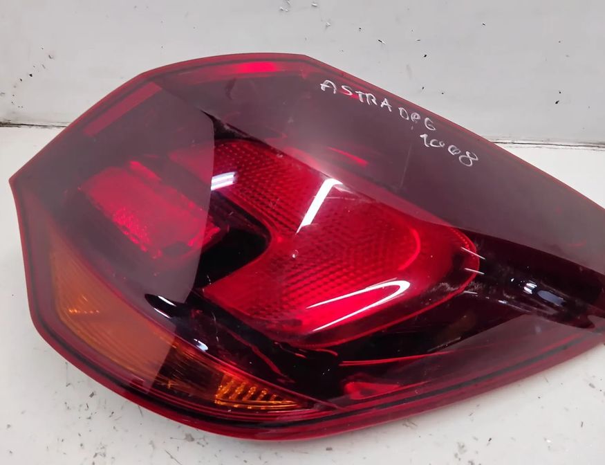 OPEL Astra K (2015-2021) Vänster bakljus bak 13306578 27531860