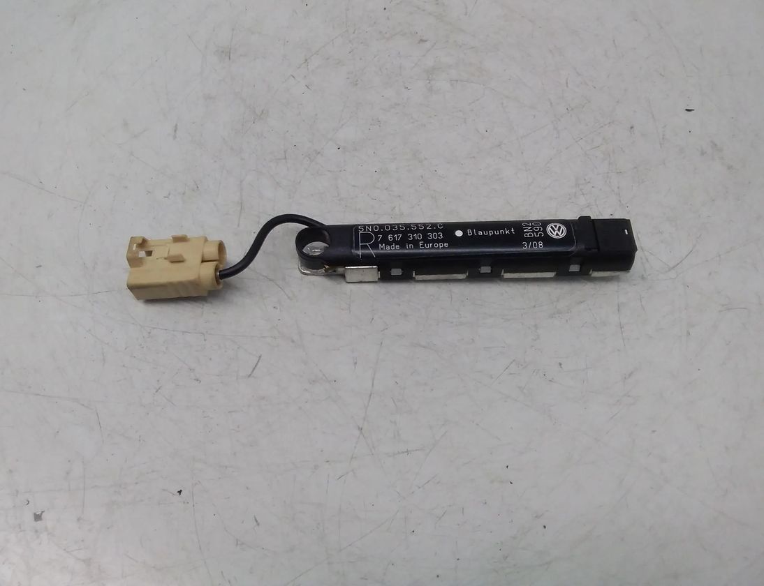 VOLKSWAGEN Tiguan 1 generation (2007-2017) Bootlid antennförstärkare 5N0035552C 27587561