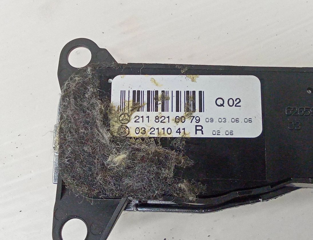 MERCEDES-BENZ CLS-Class C219 (2004-2010) Omkopplare för spegeljustering 2118216079 27603854