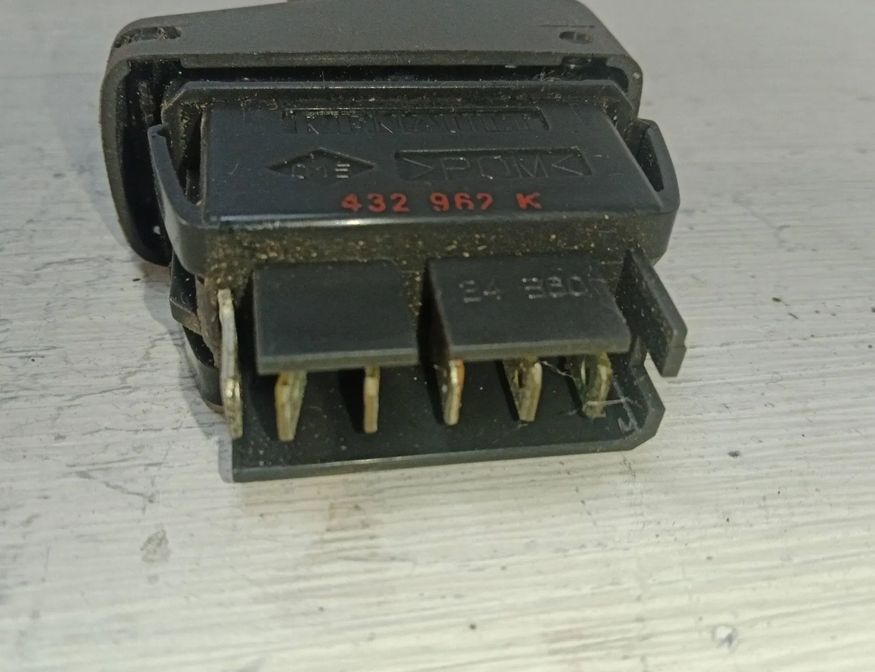 RENAULT Megane 2 generation (2002-2012) Främre höger dörrfönsterbrytare 432962K 27645250