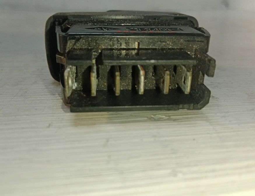 RENAULT Megane 2 generation (2002-2012) Främre höger dörrfönsterbrytare 432963K 27645256