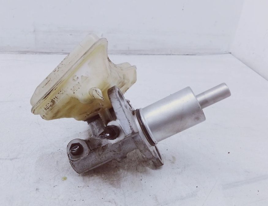 AUDI A6 C6/4F (2004-2011) Bromscylinder 8E0611301G 28679895