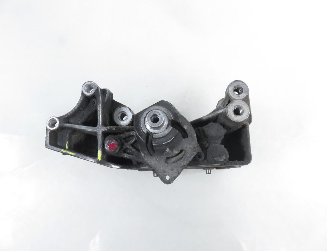 PEUGEOT 206 1 generation (1998-2009) Generatorfäste 9649103280 33105051