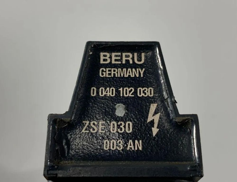 VOLKSWAGEN Golf 8 generation (2019-2023) Högspännings tändspole 0040102030 30674014