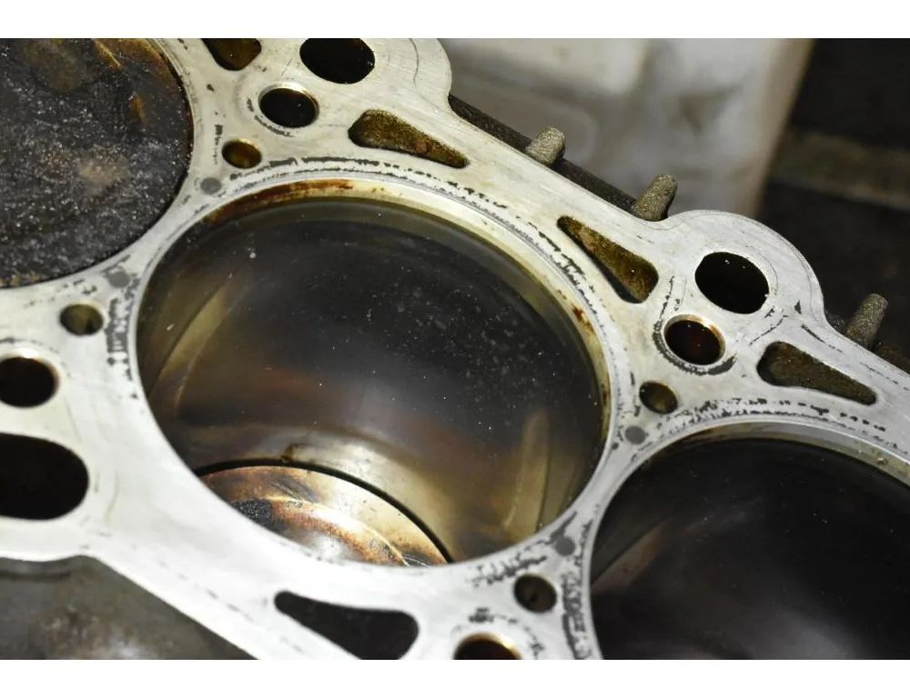 AUDI A4 B6/8E (2000-2005) Motorblock ALT 33095204