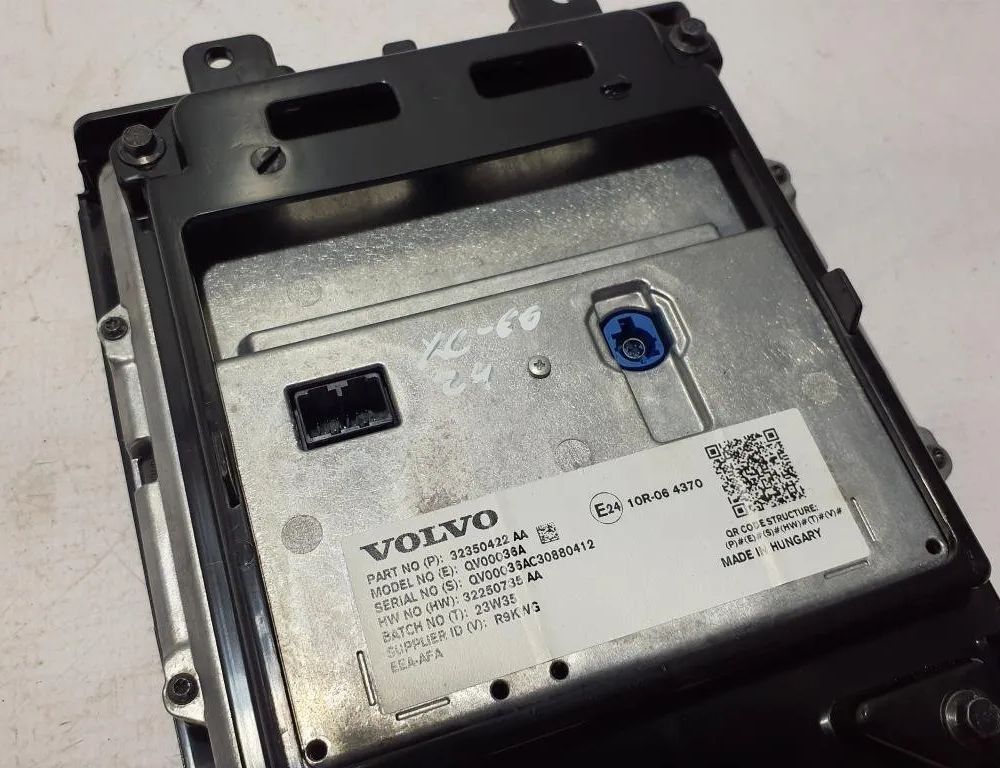 VOLVO XC60 2 generation (2017-2024) Navigationsdisplay 32350422 30815124