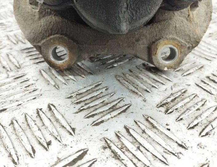 MERCEDES-BENZ CLS-Class C219 (2004-2010) Bromsok vänster bak 26438061