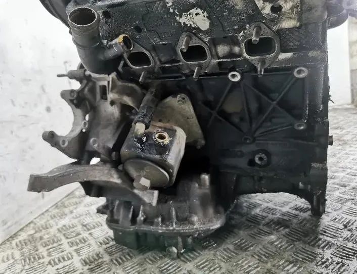 AUDI A4 B6/8E (2000-2005) Motor AYM 26496378