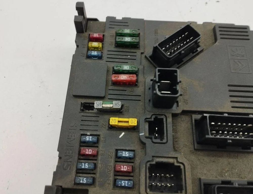 CITROËN C3 1 generation (2002-2010) Säkringsdosa 30909653