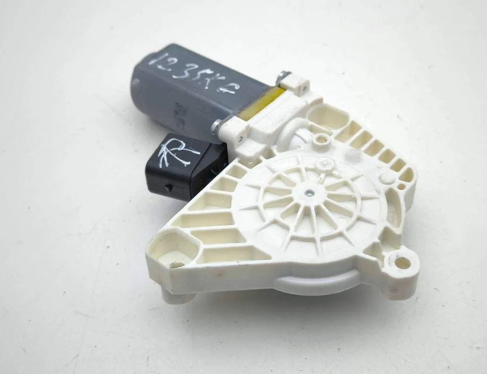 MERCEDES-BENZ CLS-Class C218/X218 (2011-2017) Vänster bakdörr Fönsterkontrollmotor 07063285,934532100 31026367