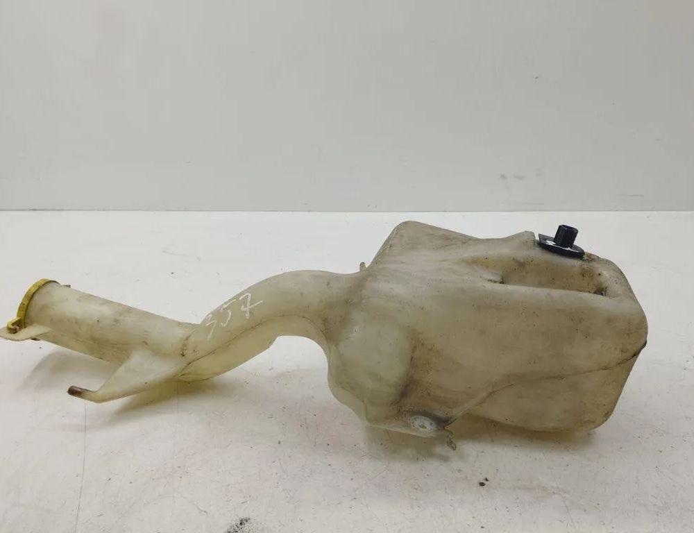 CHRYSLER Voyager 4 generation (2001-2007) Fönsterspolartank 05113048AA 31173465