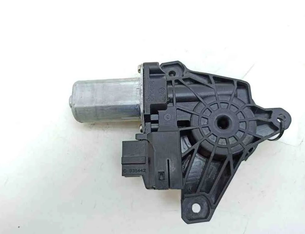 MERCEDES-BENZ E-Class W213/S213/C238/A238 (2016-2024) Vänster bakdörr Fönsterkontrollmotor A2139060502 32704189