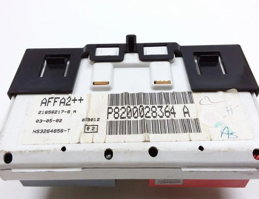 RENAULT Megane 1 generation (1995-2003) Navigationsdisplay P8200028364A 31398636