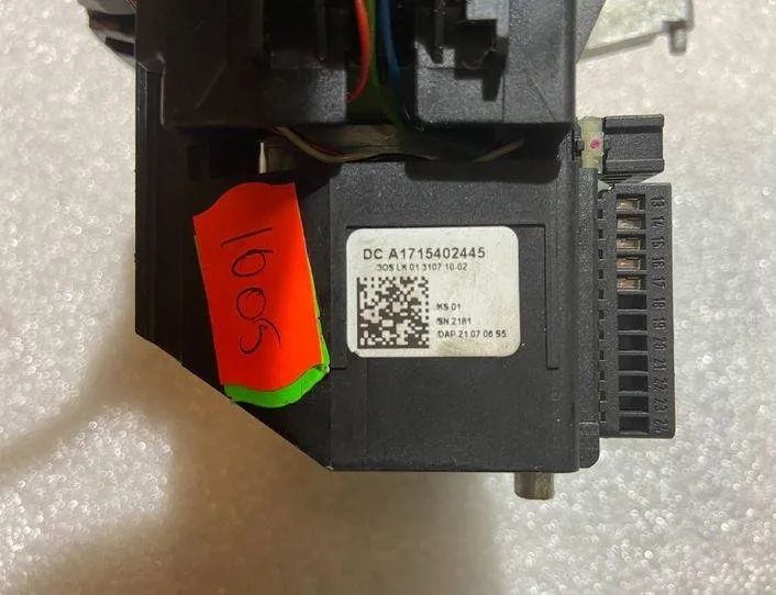 MERCEDES-BENZ CLS-Class C219 (2004-2010) Vrid omkopplarvredet 1715402445,a1715402445 21491676