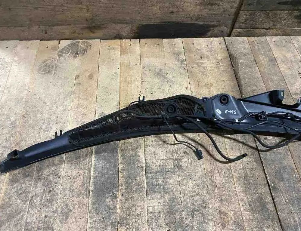 MERCEDES-BENZ E-Class W211/S211 (2002-2009) Trim för främre torkarkåpa 2128301013,a2128301013 32673480