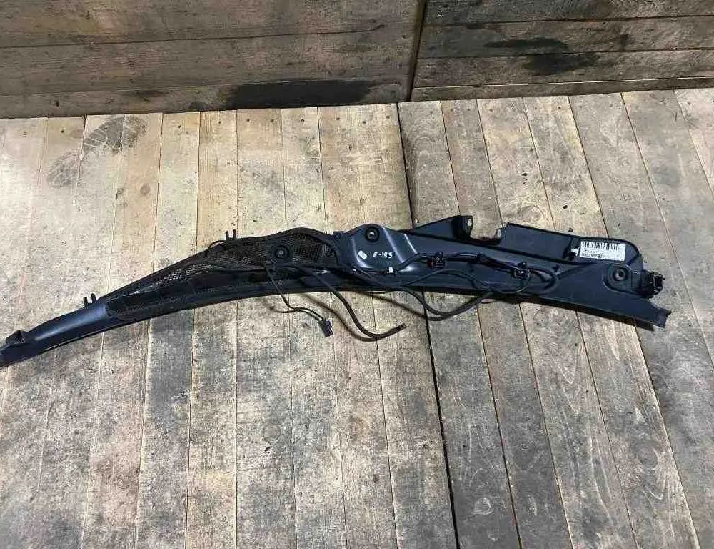 MERCEDES-BENZ E-Class W211/S211 (2002-2009) Trim för främre torkarkåpa 2128301013,a2128301013 32673480