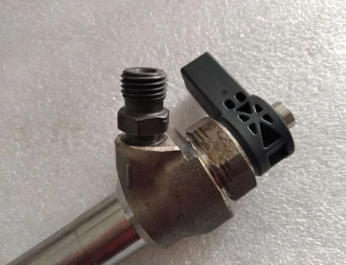 VOLKSWAGEN Variant VII TDI (2014-2024) Bränsleinsprutare 04L130277 27463009