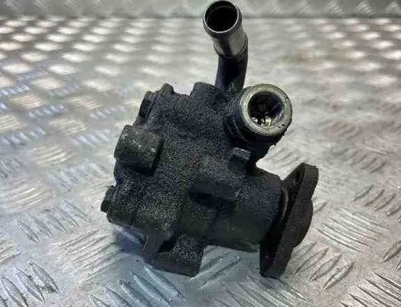 VOLKSWAGEN Passat B7 (2010-2015) Servostyrningspump 8D0145177 32457240