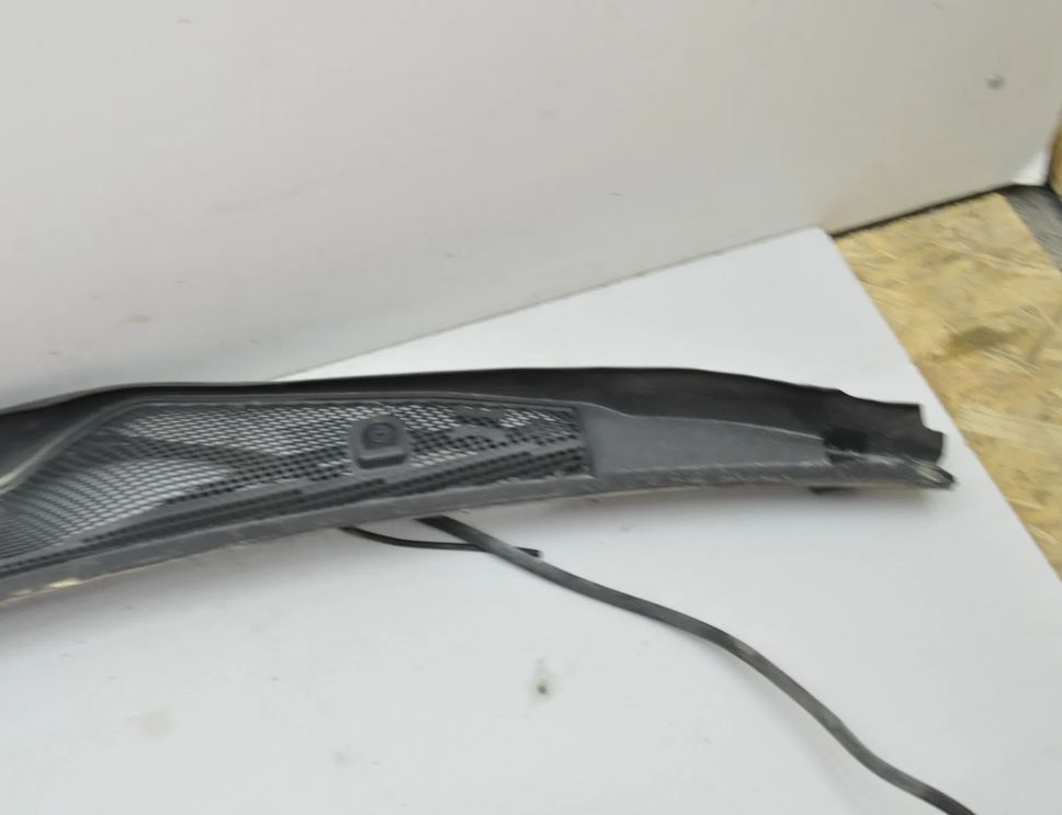 MERCEDES-BENZ E-Class W212/S212/C207/A207 (2009-2016) Trim för främre torkarkåpa A2128300013,A2128301013 30746662