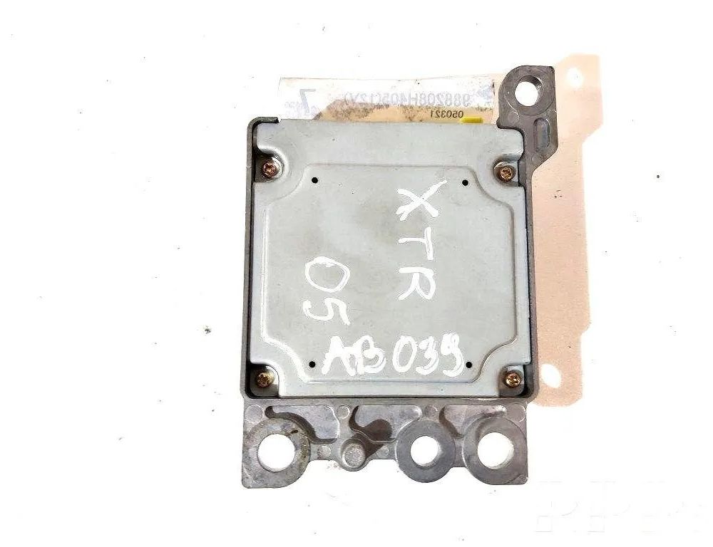 NISSAN X-Trail T30 (2001-2007) SRS kontrollenhet 988208H405 30143516